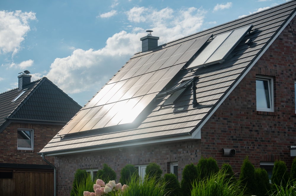 Net metering with solar panels